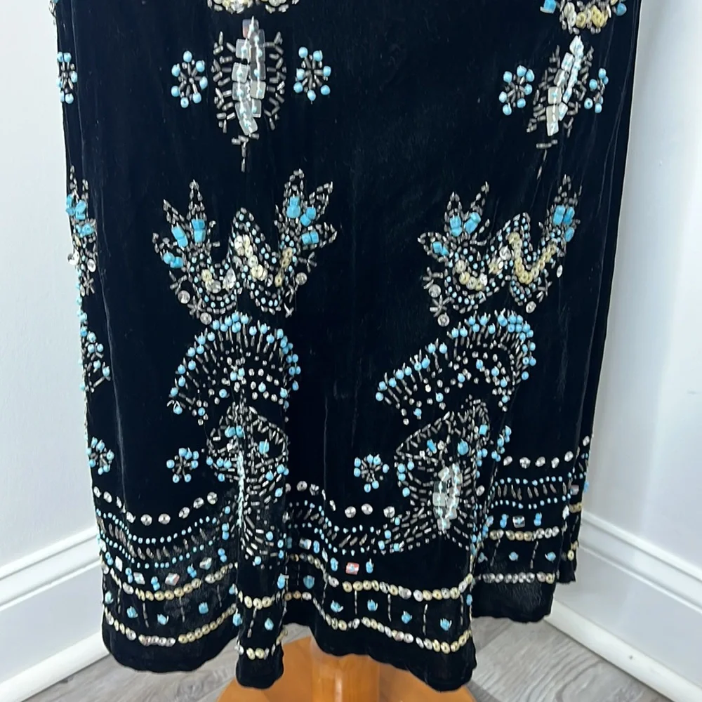CAROLE LITTLE Embellished Black Velvet‎ Skirt Size 6